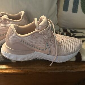 Nike Renew woman’s sz 8.5